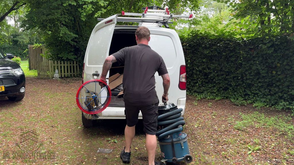 Schoorsteen onderhoud Drenthe ladder bus Schoorsteen onderhoud Drenthe ladder bus
